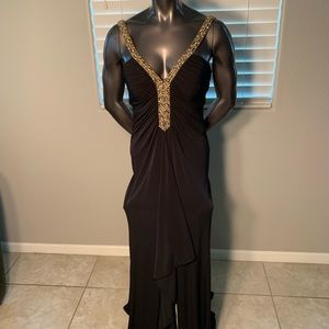 David’s Bridal gorgeous evening gown with gold sequin straps - Size 6